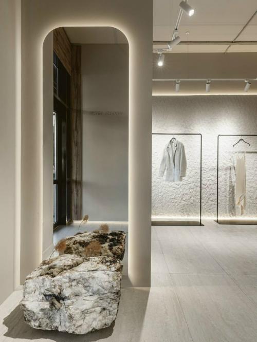 Камень как главный акцент: шоурум Blanco в Краснодаре. 03