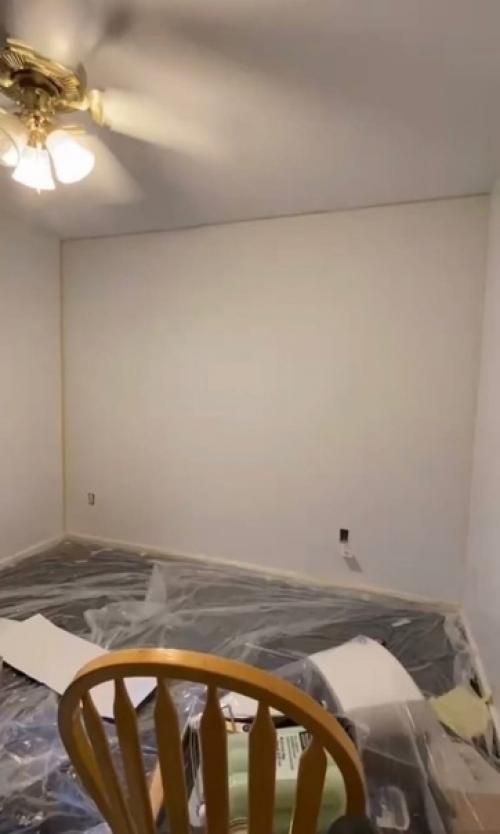 Креативная идея по оформлению стены.