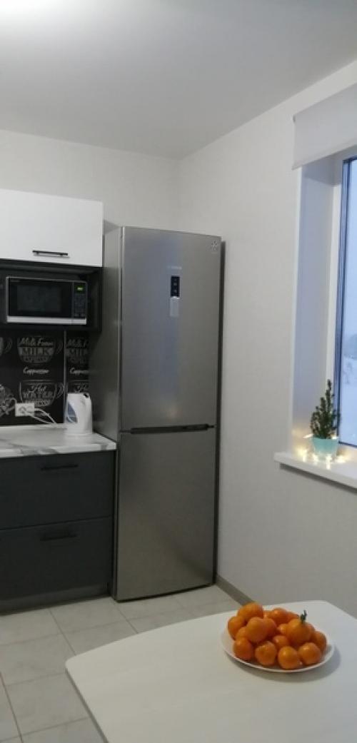 Целиком к сожалению не входит в объектив, ну так как-то. 03