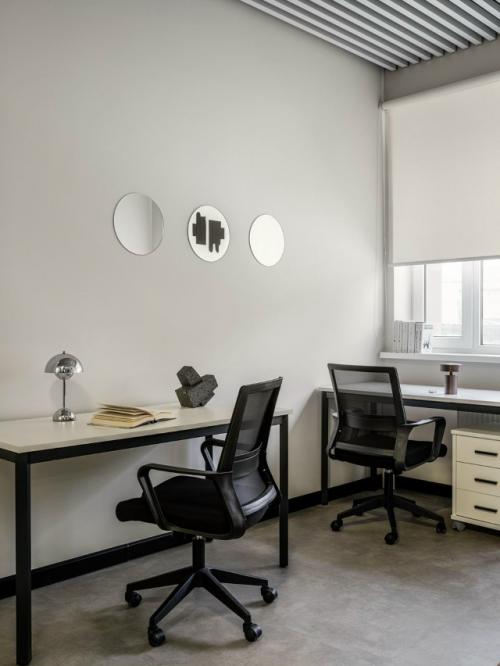 Металлический блеск в бизнес-центре Кристалл. 02