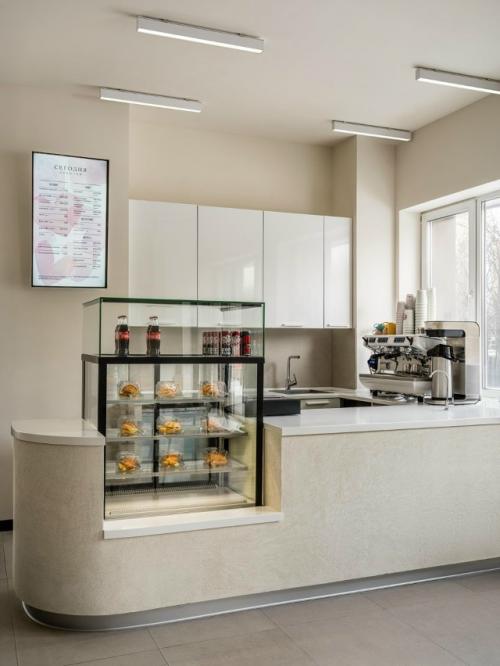 Металлический блеск в бизнес-центре Кристалл. 03