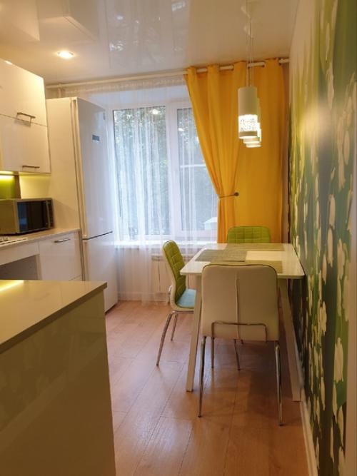 Сделали санузел, прихожую и кухню осталось на кухню докупить духовой шкаф. 09