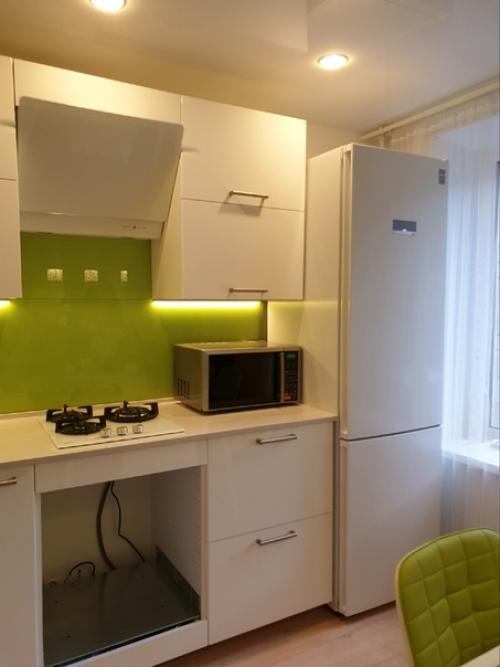 Сделали санузел, прихожую и кухню осталось на кухню докупить духовой шкаф. 06