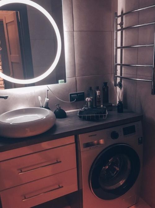 До чего же уютная атмосфера в этой ванной комнате. 03