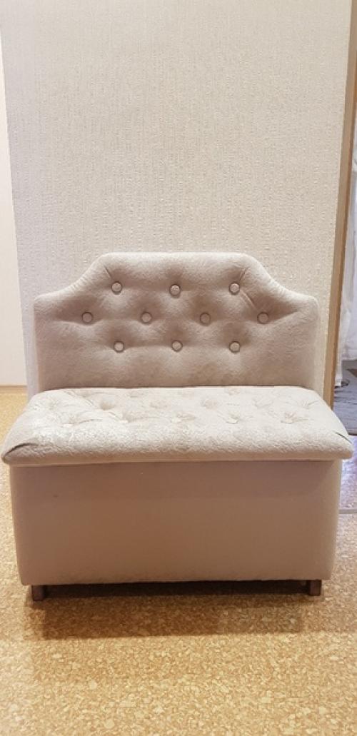 Из остатков фанеры сделал банкетку) вроде неплохо. 05