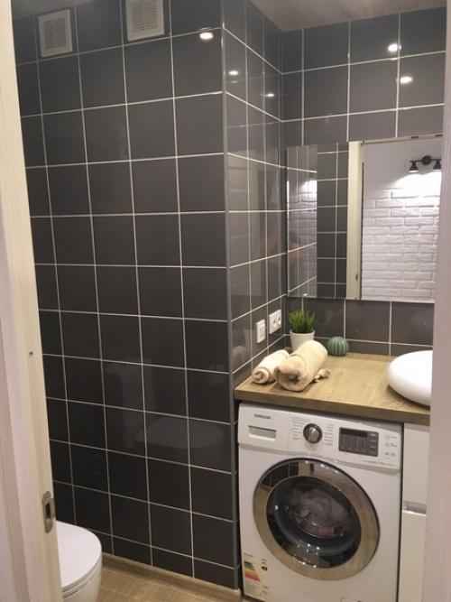 Моя первая серъезная работа по ремонту санузла делал для себя, есть просчеты, но в целом - доволен. 02