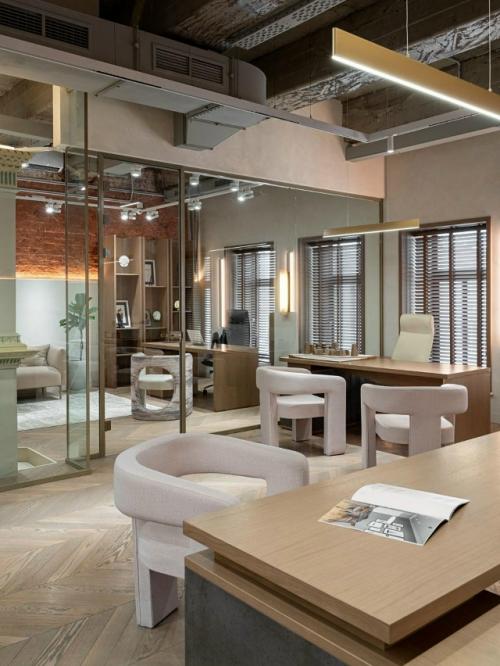 Офис продаж ЖК, созданный архитектором Алсу хайрутдиновой, разместился в бывшем доме купца Меркулова - здании второй половины Xviii века. 06