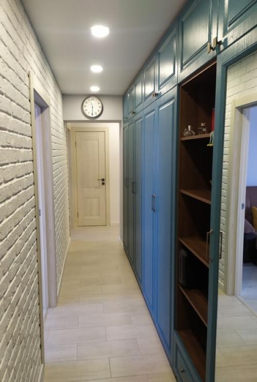 А еще нашу прихожую покажу. 04