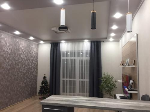 Вот такой вариант присоединения кухни к гостиной от нашего подписчика.