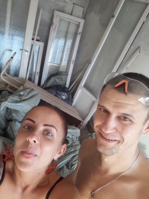 Хорошо, когда в семье ремонт делают вместе, значит между супругами взаимопонимание. 01