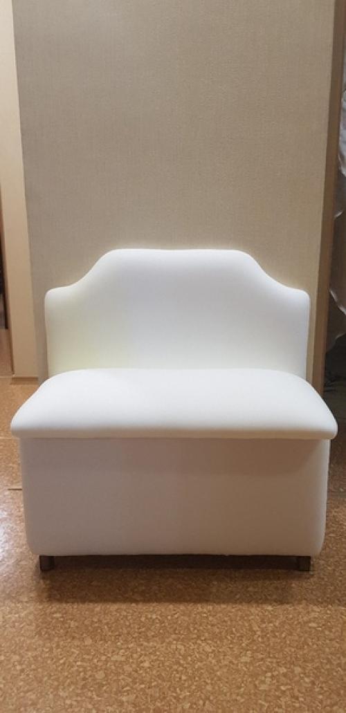 Из остатков фанеры сделал банкетку) вроде неплохо. 01