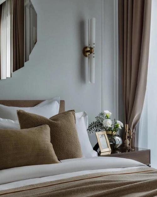 Спокойный и приятный интерьер спальни. 01