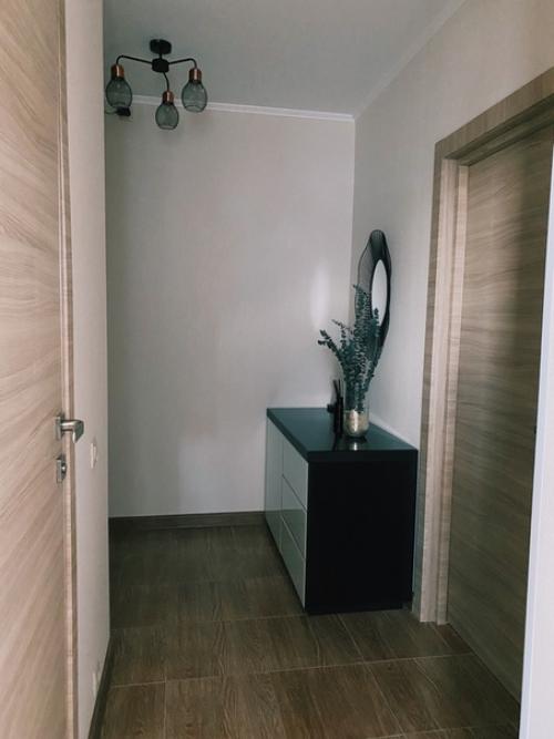 Маленькая прихожая в современном стиле. 03