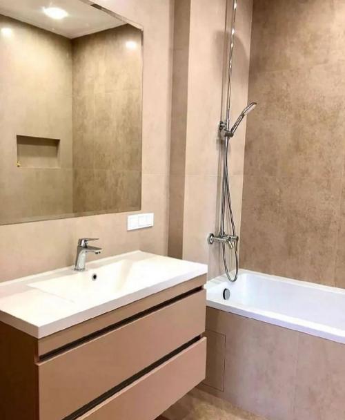 Уютно получается благодаря тому ещё, что солнечная сторона. 01