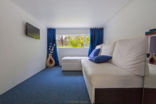 Вы не представляете, но в таком морском контейнере можно жить! 05