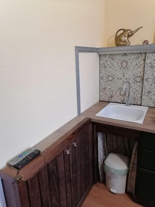 Здравствуйте!  Прошу вашему вниманию мою маленькую кухню Своими Руками. 04