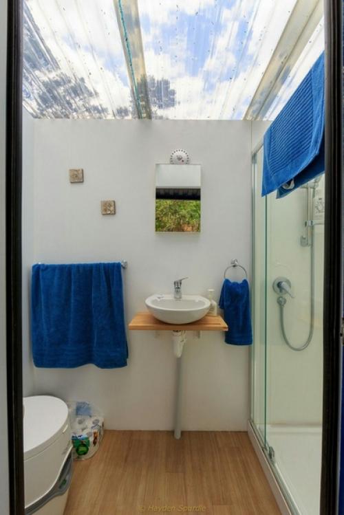 Вы не представляете, но в таком морском контейнере можно жить! 03