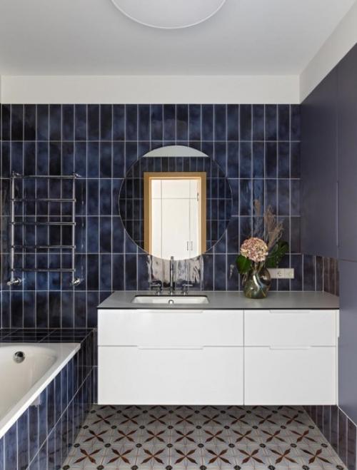 Какой интересный интерьер с ненавязчивым акцентом цвета фуксии. 06