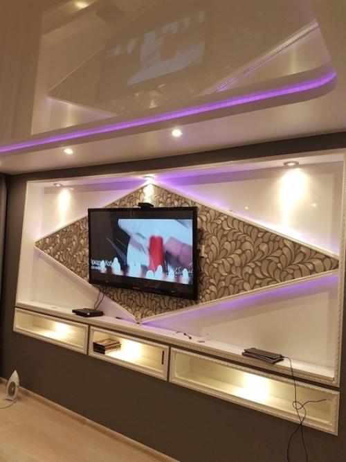 Ремонт в гостиной руками мамы и сына. 05