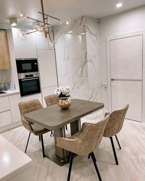 Прекрасный интерьер кухни - гостиной в светлой цветовой гамме. 03