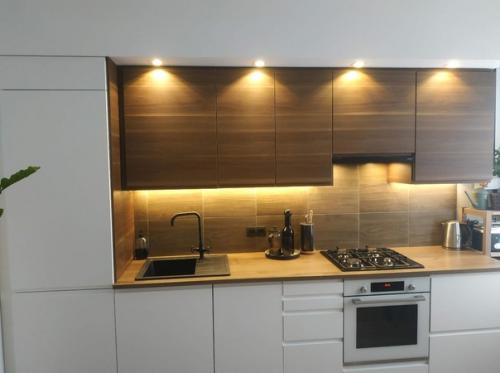 Самый главный акцент тут - это подсветка. 02