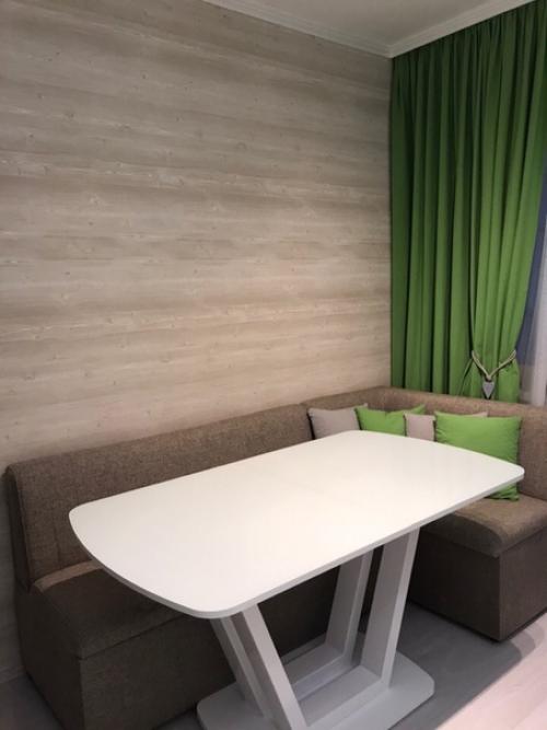 Наша кухня.  Решили, что просто белый будет скучно и сделали зеленые акценты. 03