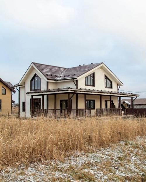 В том случае, если уж строить дом, то такой большой, просторный. 04