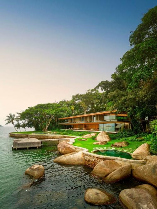 Дом на побережье Ангра - дус - рейс - яркий пример того, как архитектура может стать продолжением природы. 06