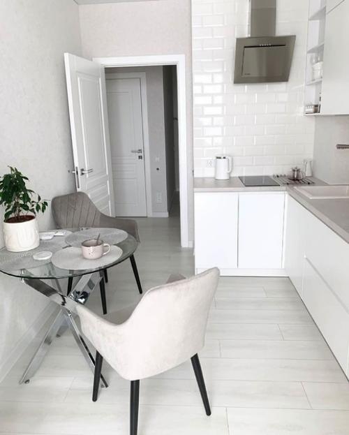 Интерьер квартиры в светлой цветовой гамме. 04