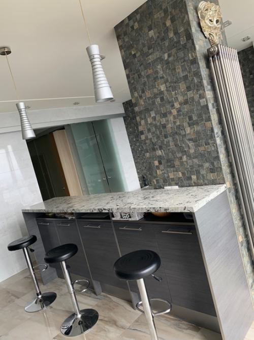 Лучше всего за любого дизайнера, говорит его собственная квартира. 02