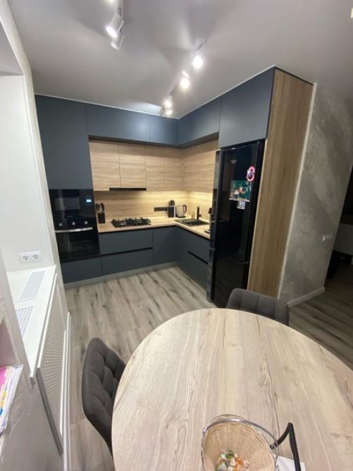 Было - стало. Отличный ремонт, главное, чтобы холодильник опять не оброс магнитиками. 03