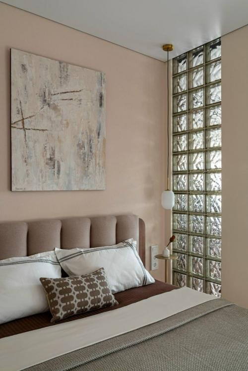 Небольшая квартира в историческом центре Казани стала уютным пространством для девушки, которая много путешествует. 03