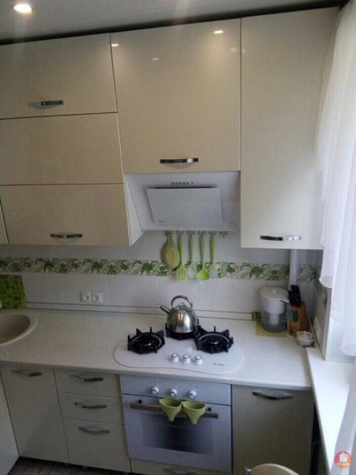 Светлая и уютная кухонька, с ремонтом своими руками. 01