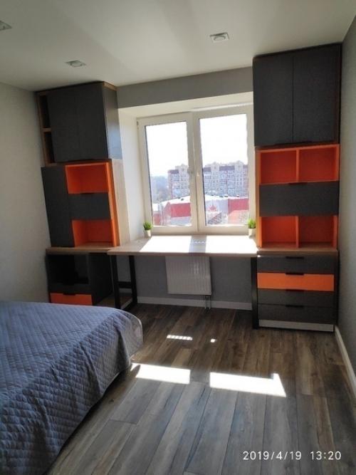 Ремонт с яркими акцентами в комнате мальчика. 07