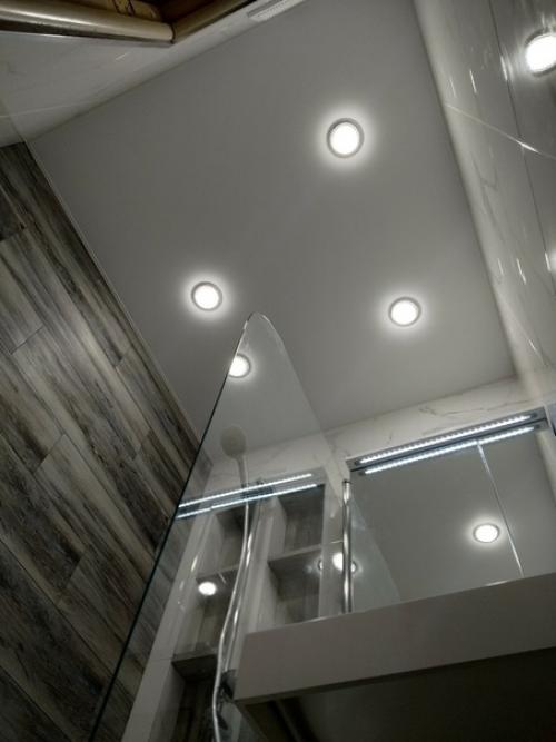 Наша ванная, маленькая, но местили всё по максимуму. 05