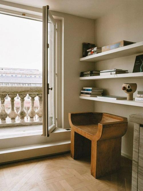 Квартира у садов пале-рояль: когда фактуры важнее декора. 02