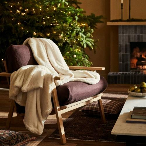 Как создать уют в гостиной зимой: 3 полезных совета. 03