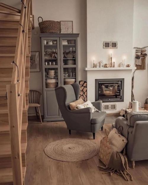 А столик обеденный можно было сделать и побольше. 02