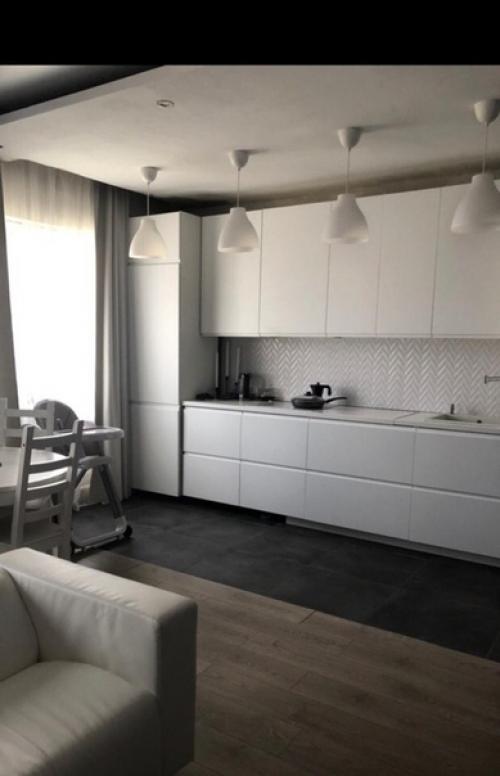 Делал все сам.