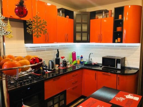 Переехали в трешку в новострое, можнo сказать прямо в бeтон ремонт делали по ходу же. 02