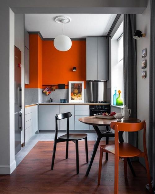 Посмотрите, как можно интересно оформить серую кухню.