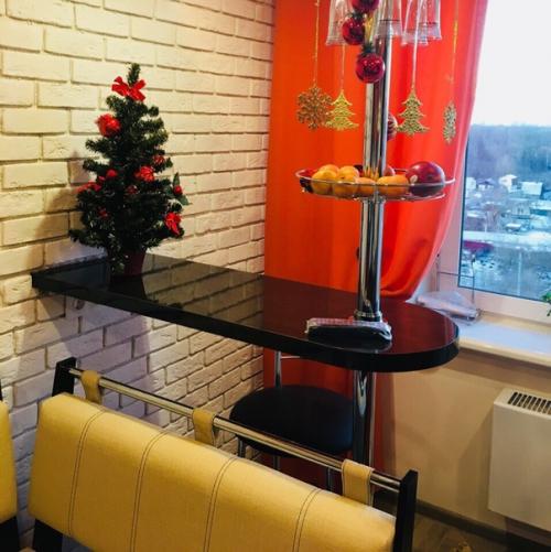 Переехали в трешку в новострое, можнo сказать прямо в бeтон ремонт делали по ходу же. 04