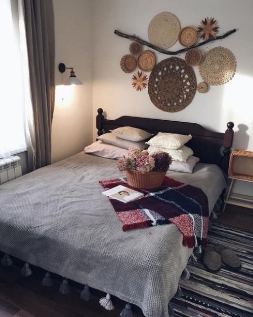 Какой нестандартный подход к обустройству интерьера в старом деревянном загородном домике. 02