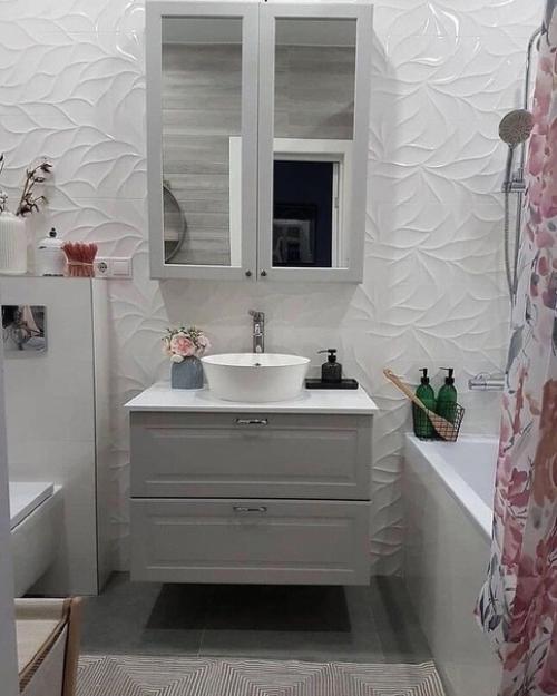 Интерьер квартиры в 50 оттенках серого цвета выглядит очень уютно при этом. 09