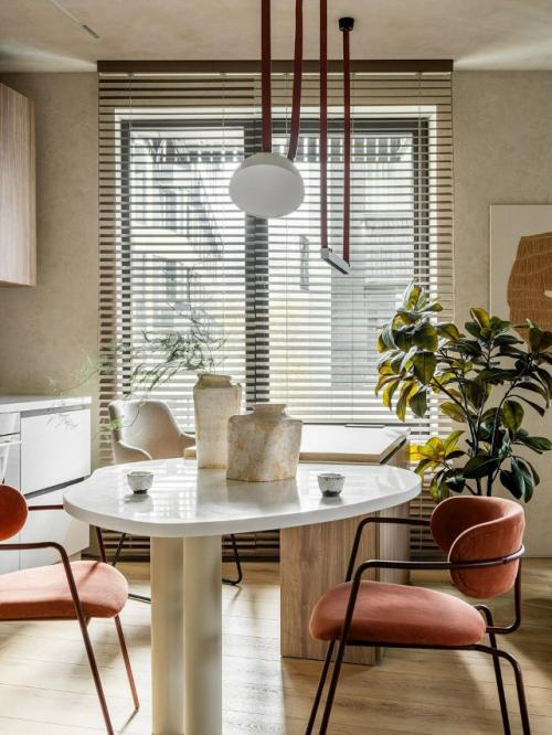 Новый проект можно сравнить с большой книгой о семейной жизни - уютной, доброй и очень живой. 05