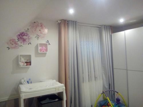 Закончили ремонт детской в новом доме, дочке 7 месяцев. 03