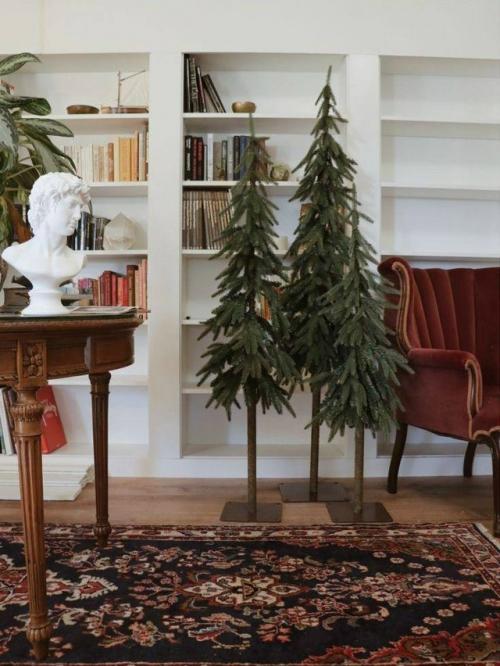 Худая ёлка - тренд - 2026 для маленьких квартир. 05