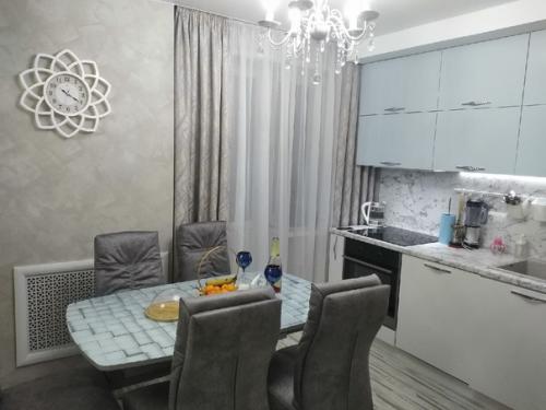 Кухня 10 м 2 в стиле неоклассика.