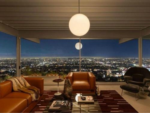 Легендарный дом шталя, созданный Пьером Кенигом в 1960 году, был частью программы Case Study Houses. 03