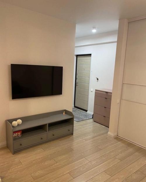 Как вам такой вариант зонирования в однушке. 01